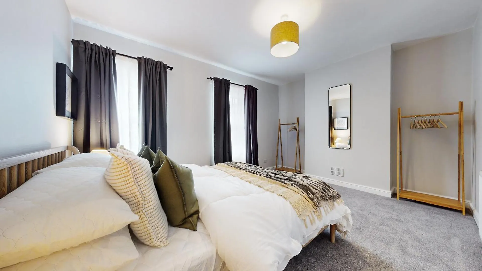 Stylish 3 Bedroom House In The Heart Of Кардифф 0*,  Великобритания